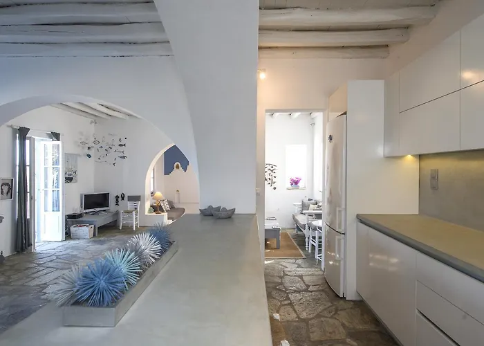 Veni Santa Maria (Paros)