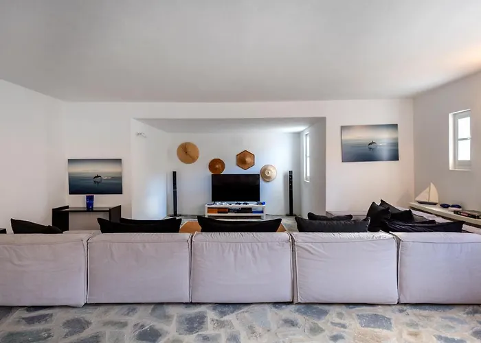 Veni Santa Maria (Paros)