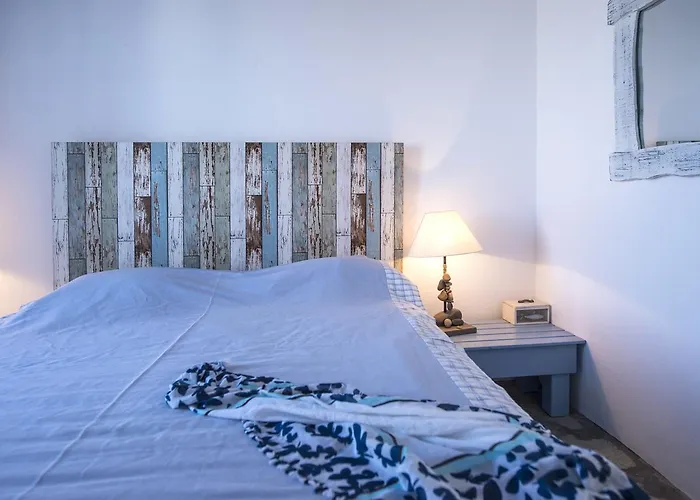 Veni * Santa Maria (Paros)